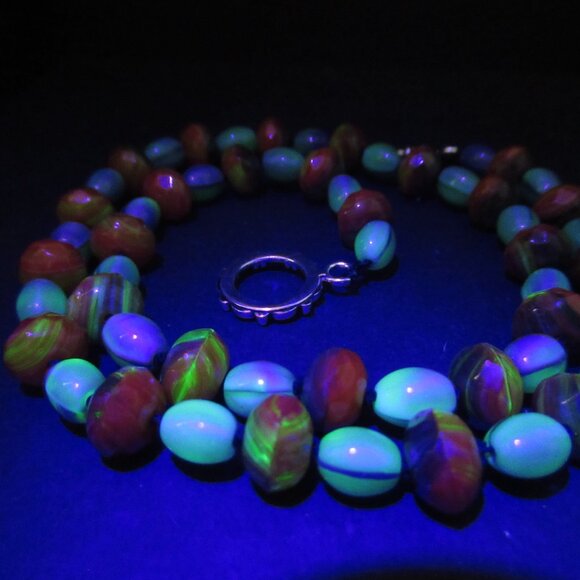 Hand knotted Czech glass bead necklace - Picture 8 of 12